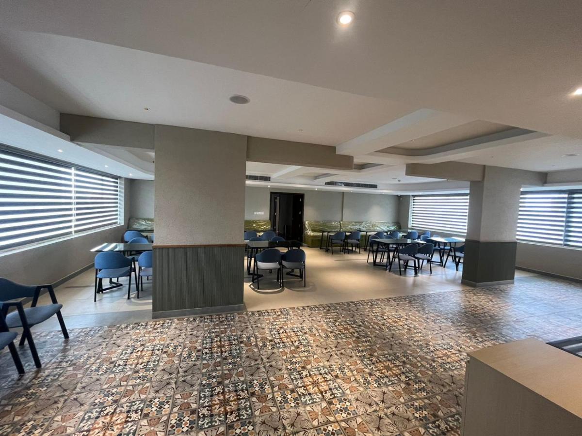 Presidency Airport Hotel Kochi 外观 照片