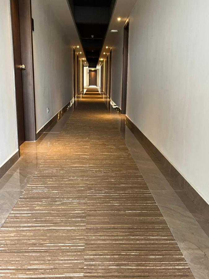 Presidency Airport Hotel Kochi 外观 照片