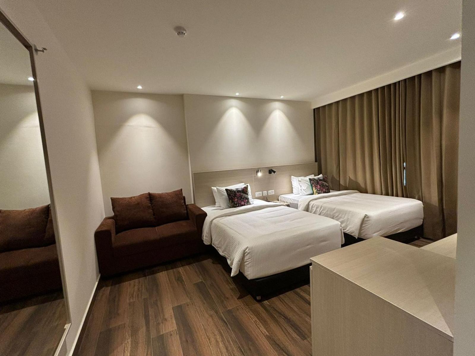 Presidency Airport Hotel Kochi 外观 照片