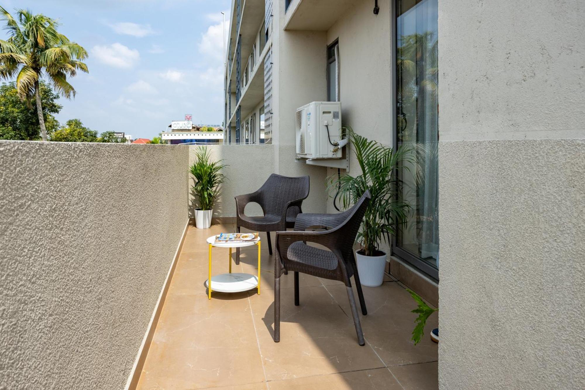 Presidency Airport Hotel Kochi 外观 照片