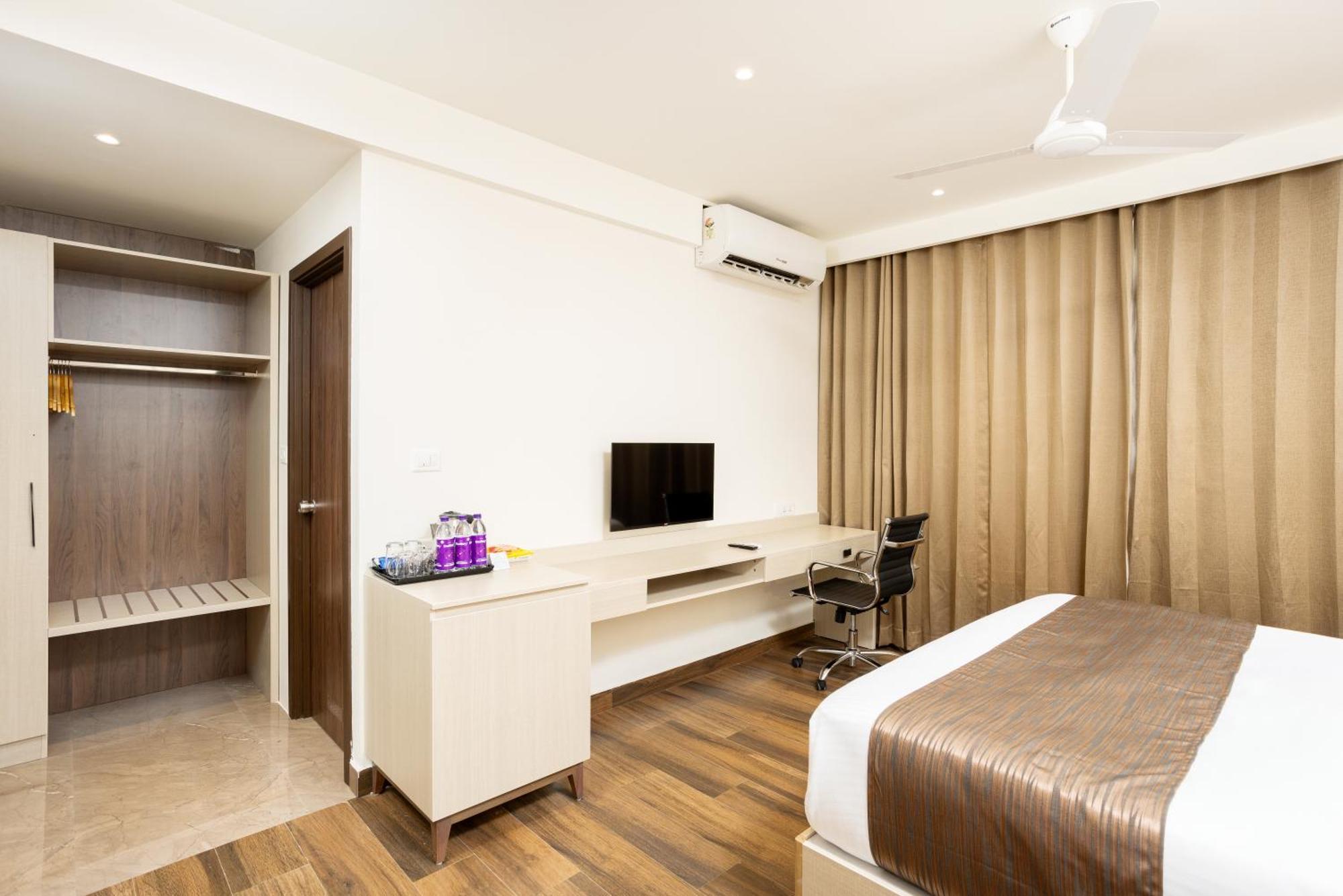 Presidency Airport Hotel Kochi 外观 照片