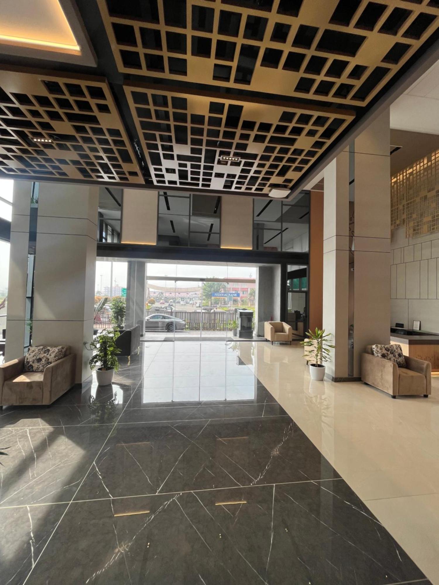 Presidency Airport Hotel Kochi 外观 照片