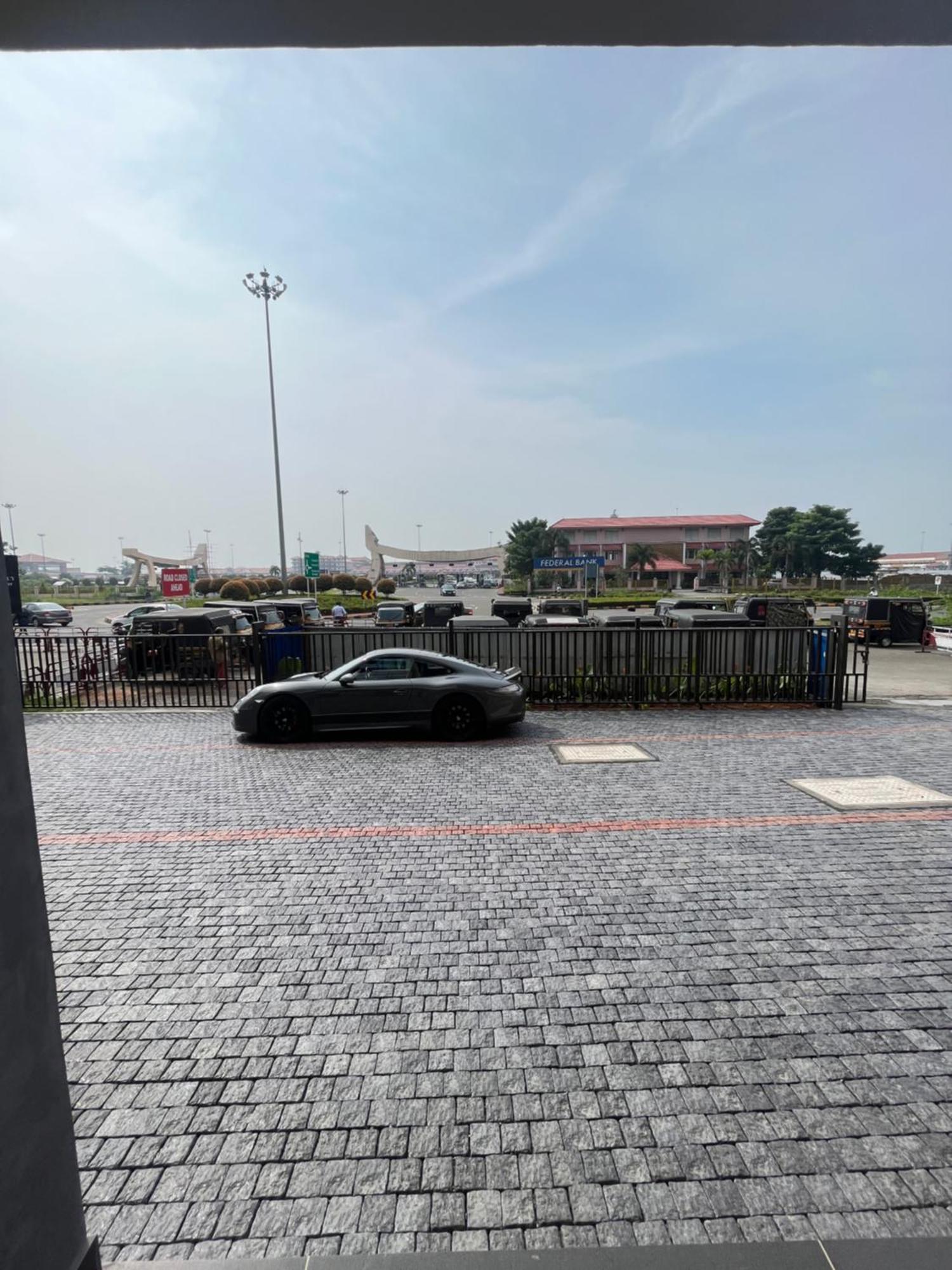 Presidency Airport Hotel Kochi 外观 照片